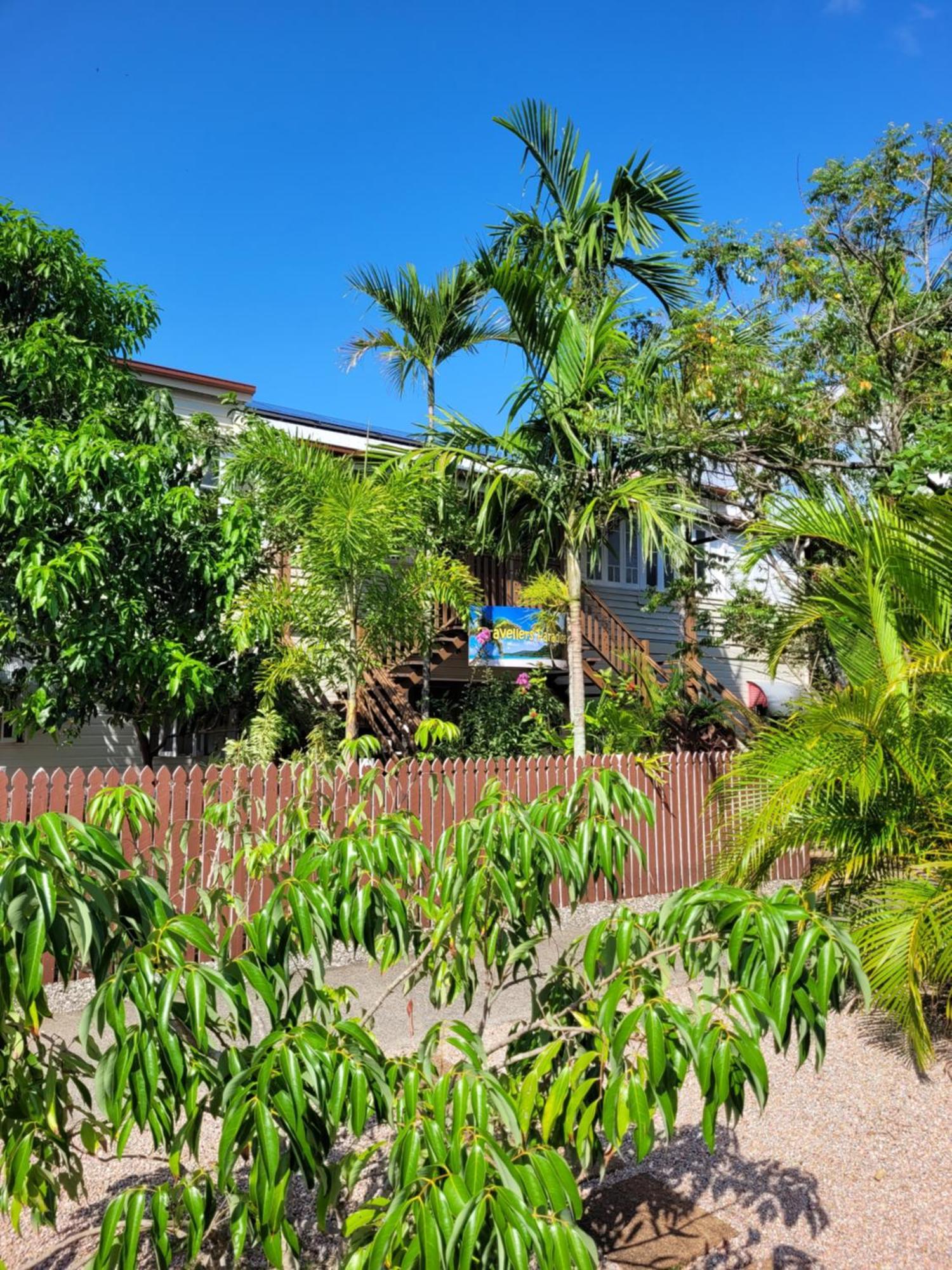 Travellers Paradise Hostel Cairns Exterior photo